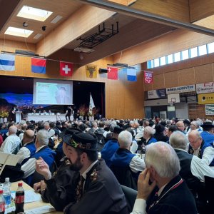 Die MV in vollem Gange, Informationen werden weitergegeben